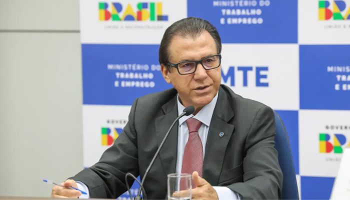  Ministro do Trabalho critica política de aumento da Selic 